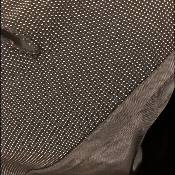 TAHARI. Arthur S. Levine  Two Piece Suit - Picture 7 of 8